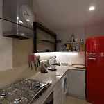 Trastevere Art And Books Luxury Apartment