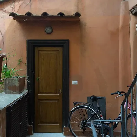 Trastevere Art And Books Luxury アパート *