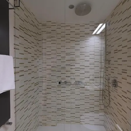 Trastevere Art And Books Luxury דירה *