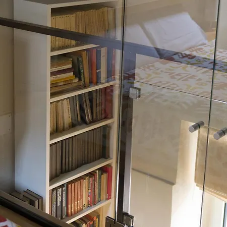 Trastevere Art And Books Luxury アパート ローマ