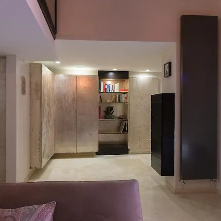 Trastevere Art And Books Luxury * ローマ