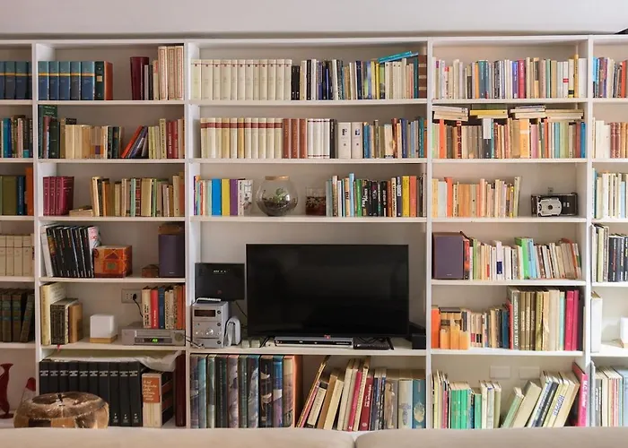 Trastevere Art And Books Luxury רומא