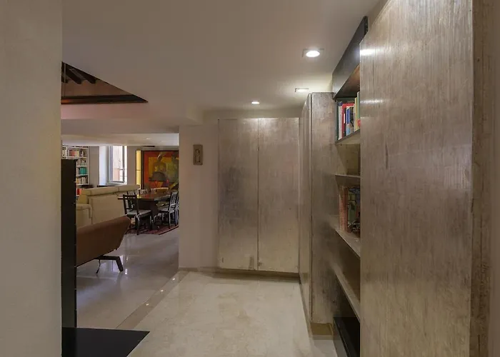 Trastevere Art And Books Luxury דירה *