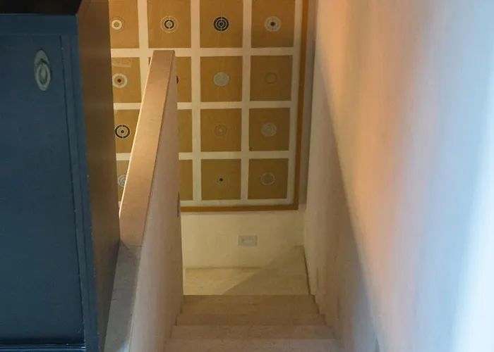 Trastevere Art And Books Luxury